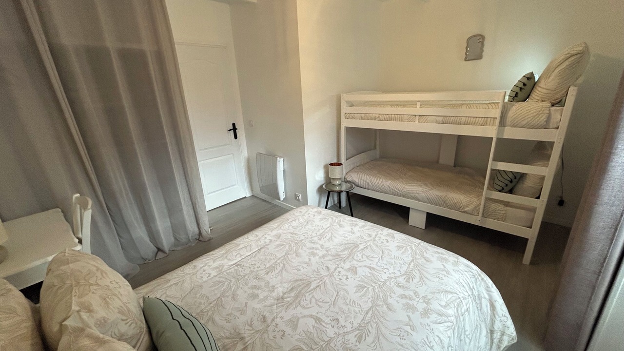 Photo of Bedroom in Saint-Hilaire-des-Loges