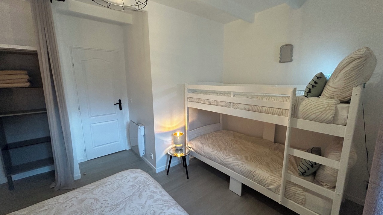 Photo of Bedroom in Saint-Hilaire-des-Loges