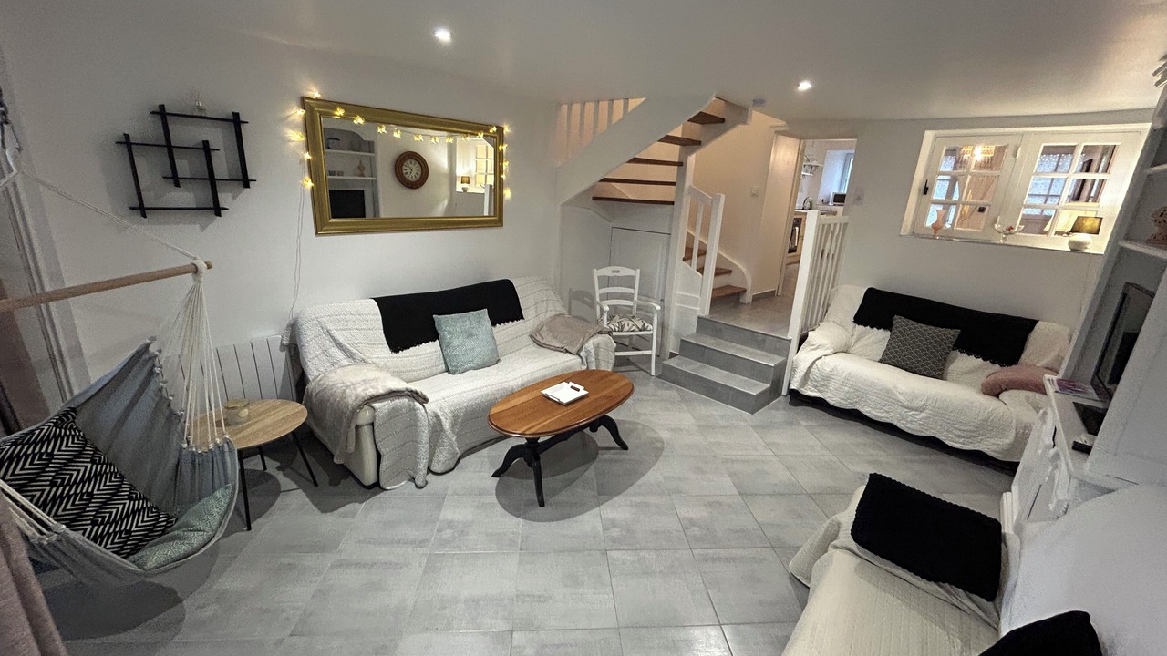 Photo of Livingroom in Saint-Hilaire-des-Loges