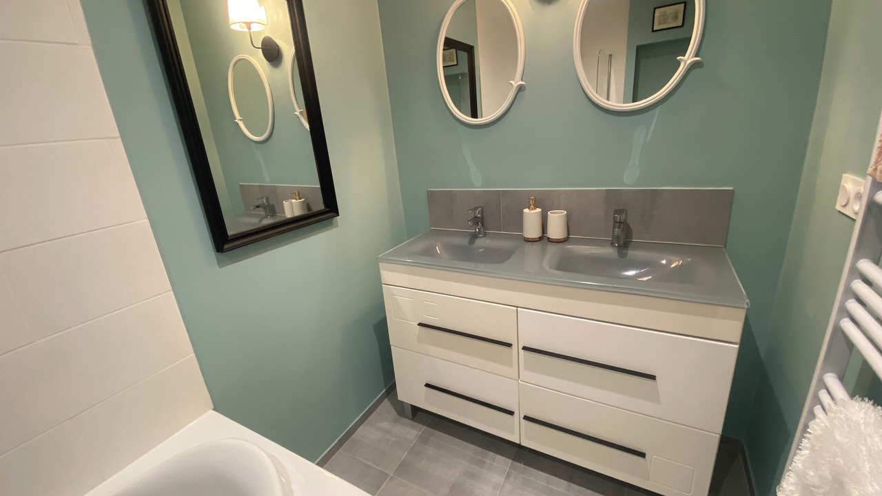 Photo of Bathroom in Saint-Hilaire-des-Loges