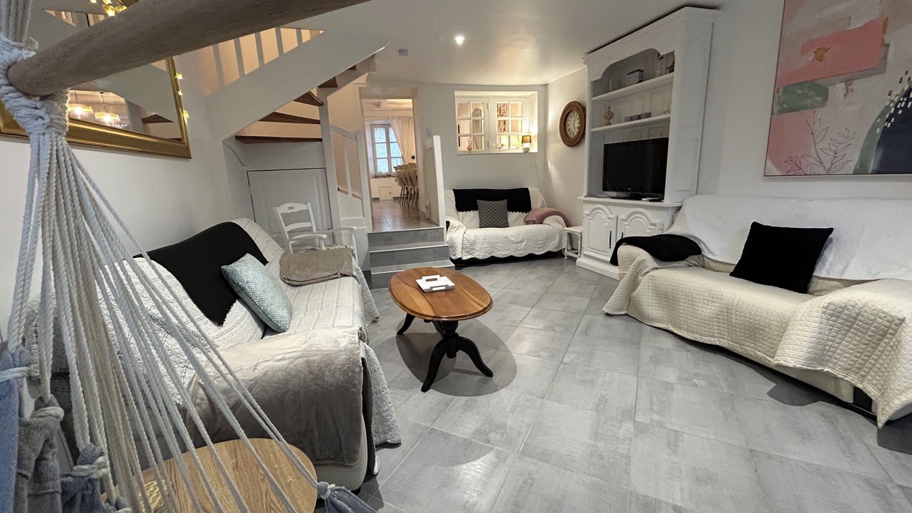 Photo of Livingroom in Saint-Hilaire-des-Loges