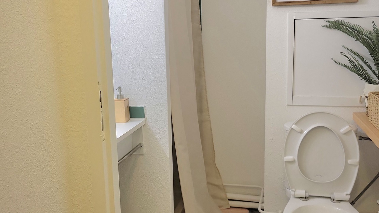 Photo of Bathroom in Quartier Villeneuve - Village-Olympique