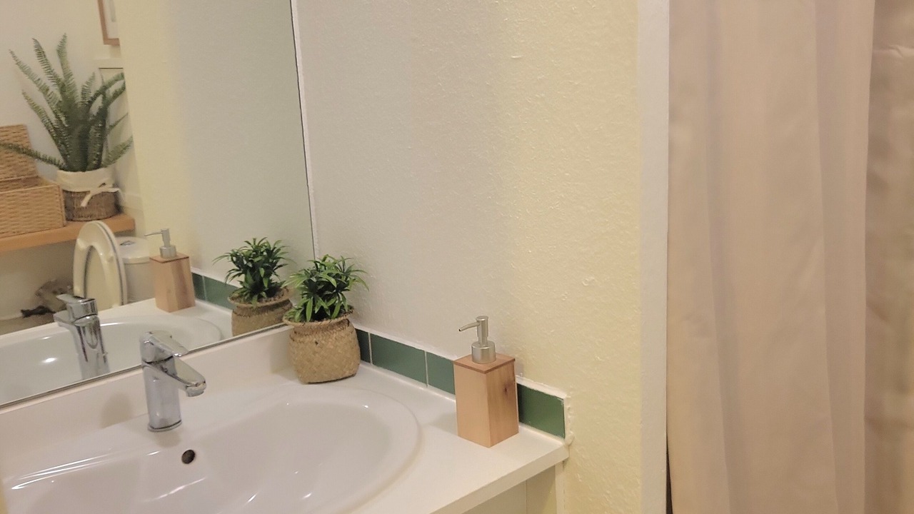 Photo of Bathroom in Quartier Villeneuve - Village-Olympique