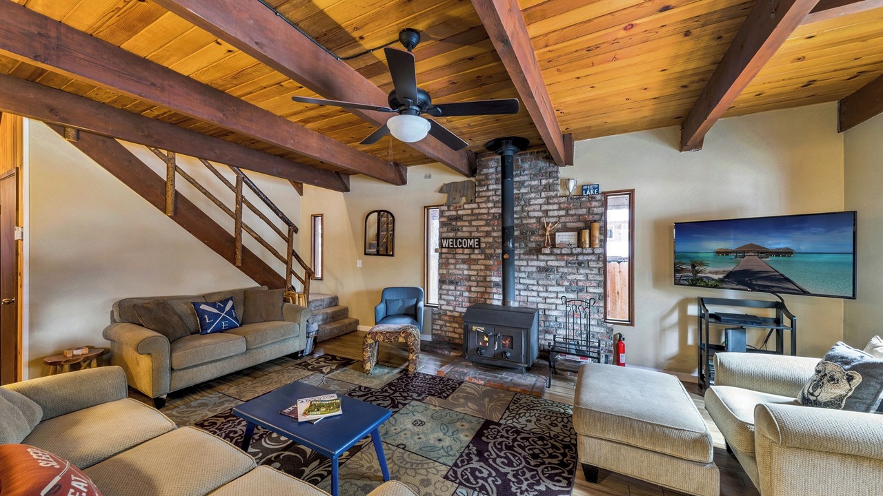 Photo of Livingroom in Sierra Tract