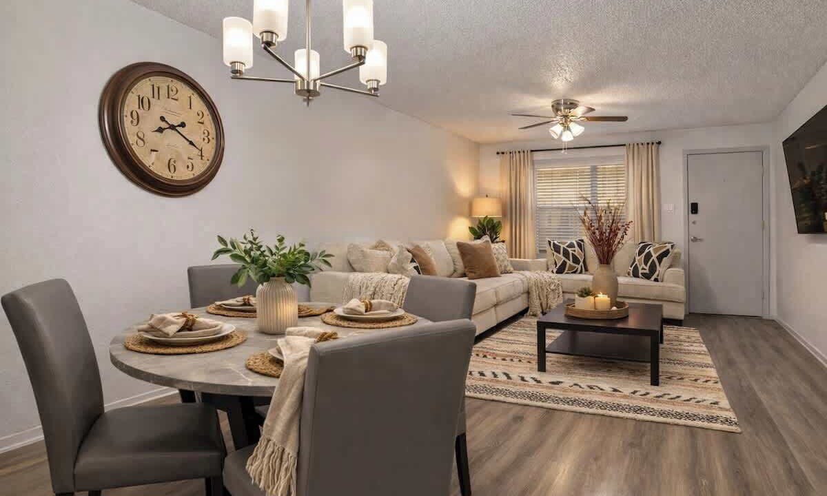 Photo of Livingroom in Central Arlington