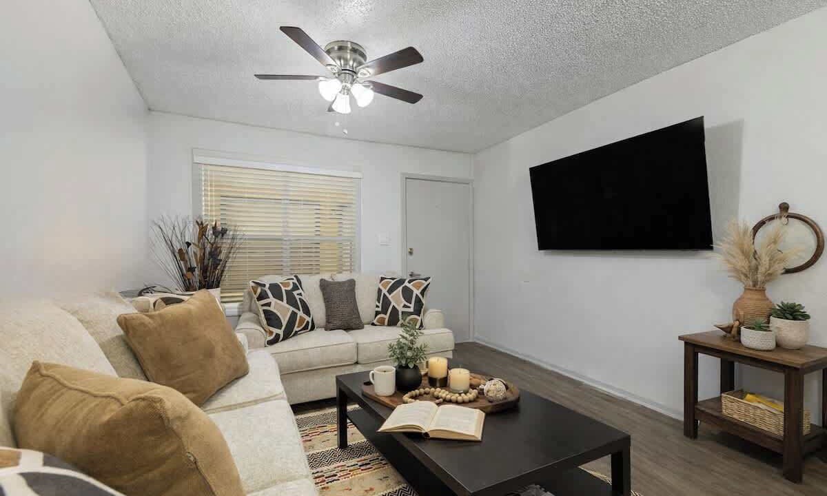 Photo of Livingroom in Central Arlington