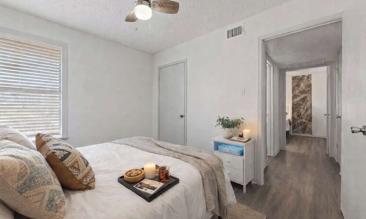 Photo of Bedroom in Central Arlington