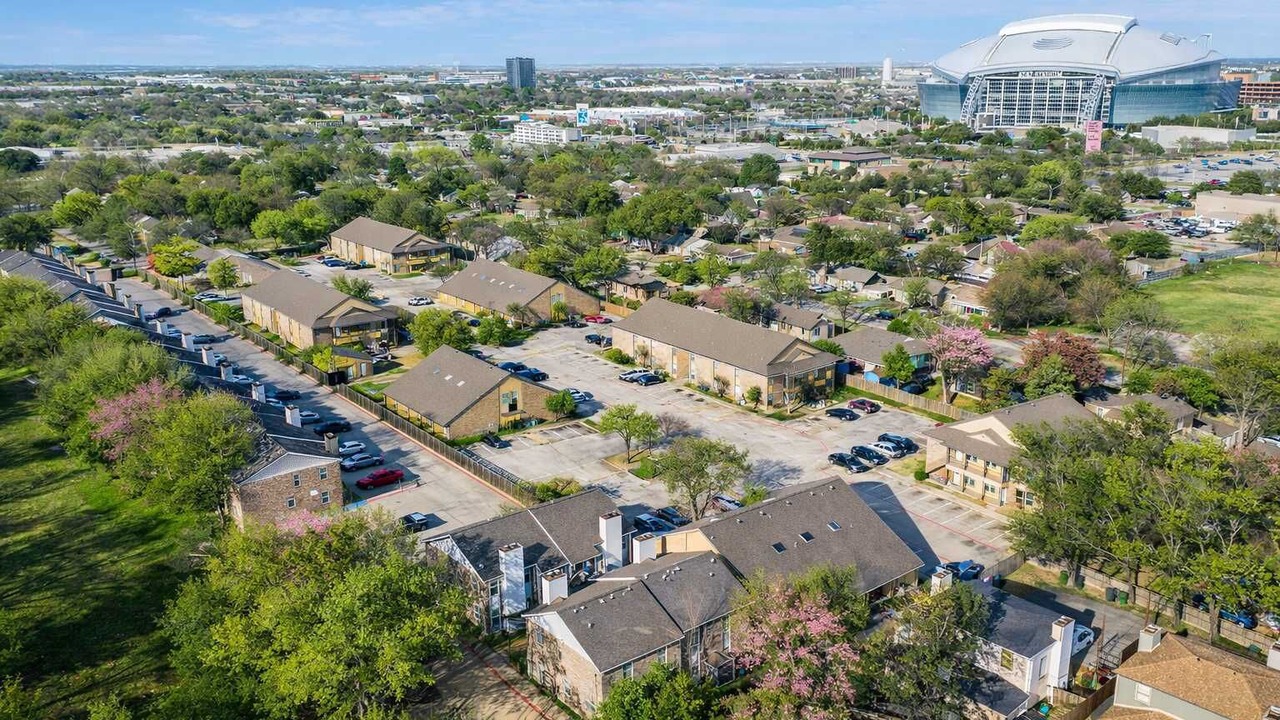Photo of Outdoor in Central Arlington