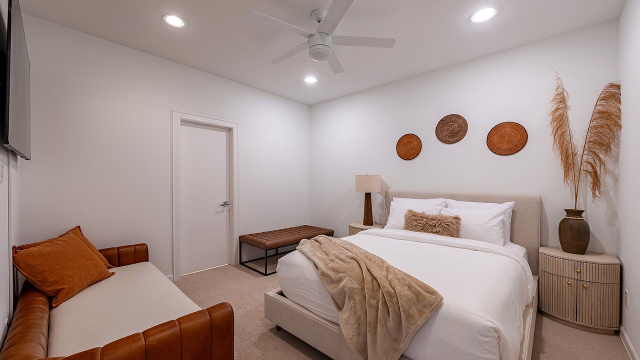 Photo of Bedroom in Neartown