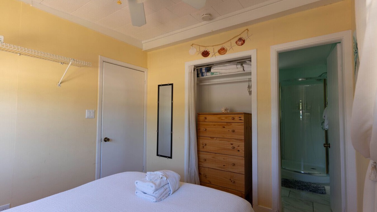 Photo of Bedroom in Largo Gardens