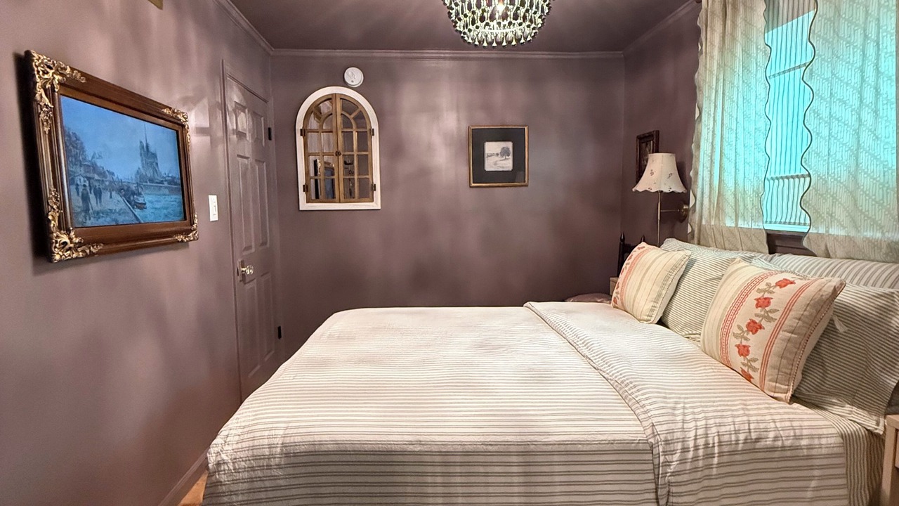 Photo of Bedroom in Greater South River City