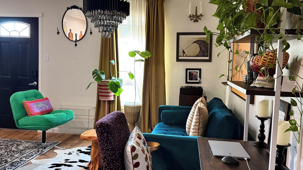 Photo of Livingroom in Greater South River City