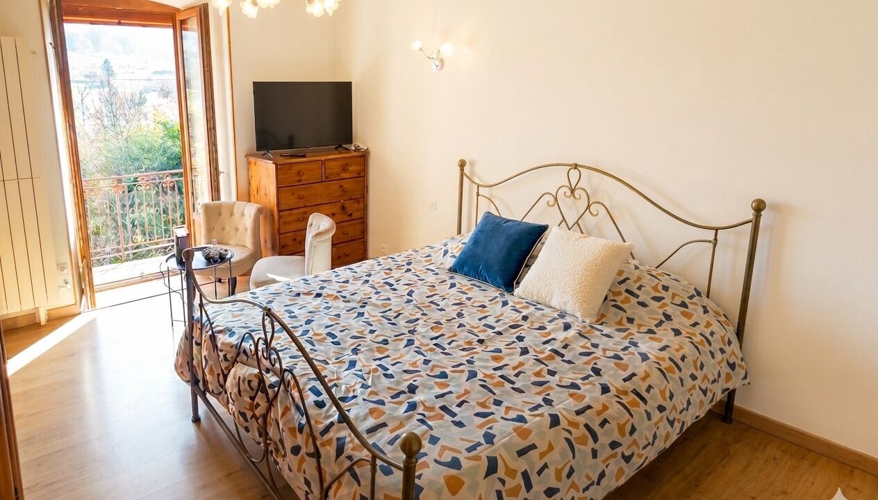 Photo of Bedroom in Saint-Bueil