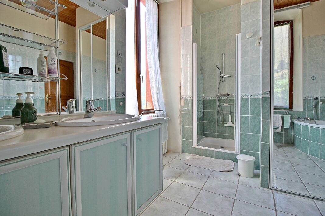 Photo of Bathroom in Saint-Bueil
