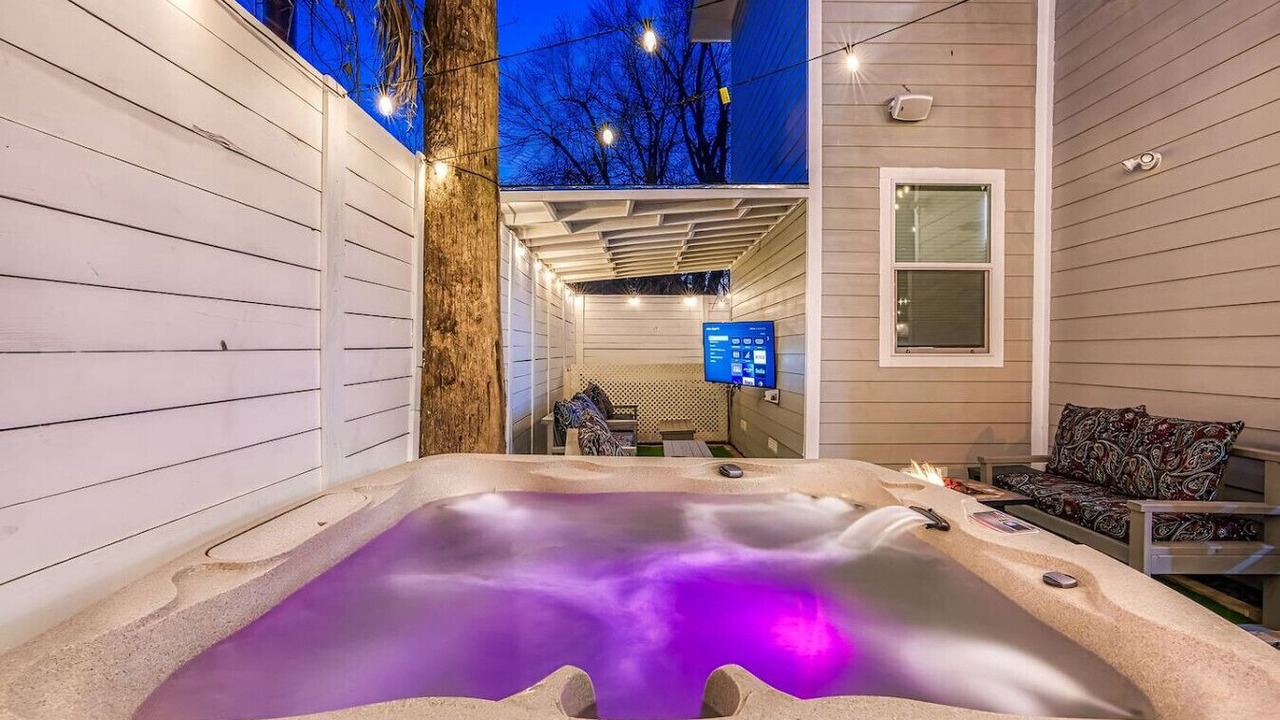 Photo of Outdoor in Five Points