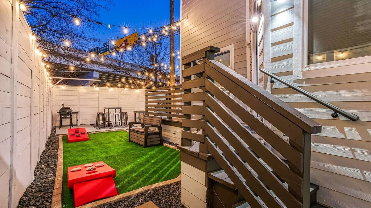 Photo of Outdoor in Five Points