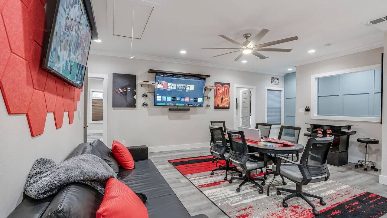 Photo of Livingroom in Five Points