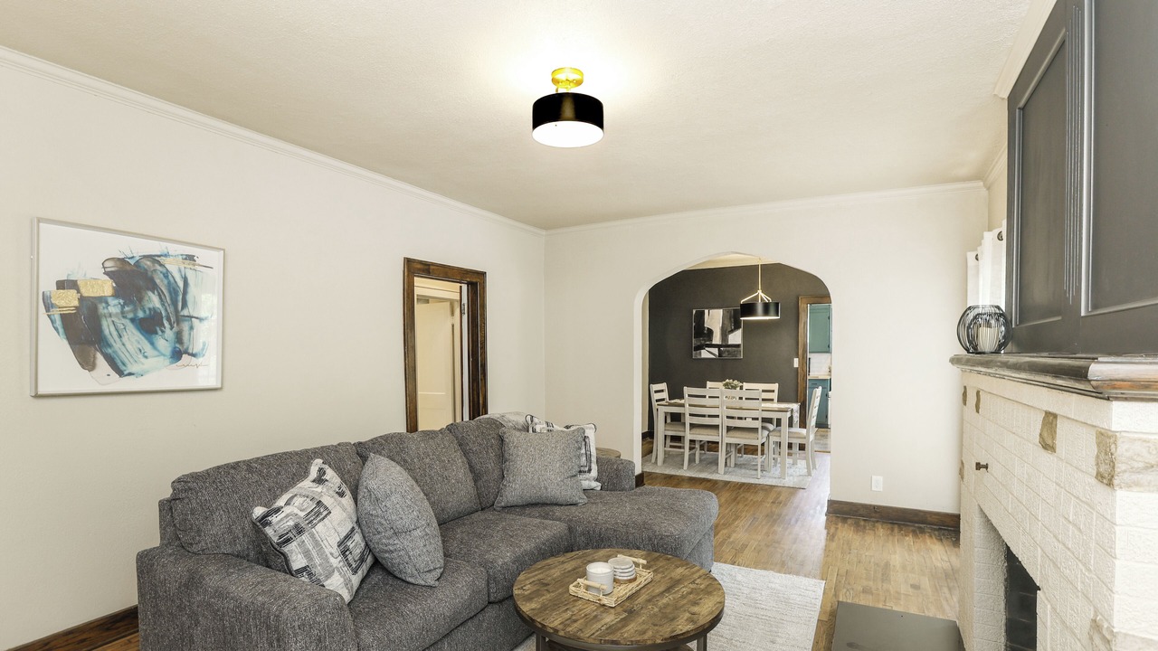 Photo of Livingroom in College Hill