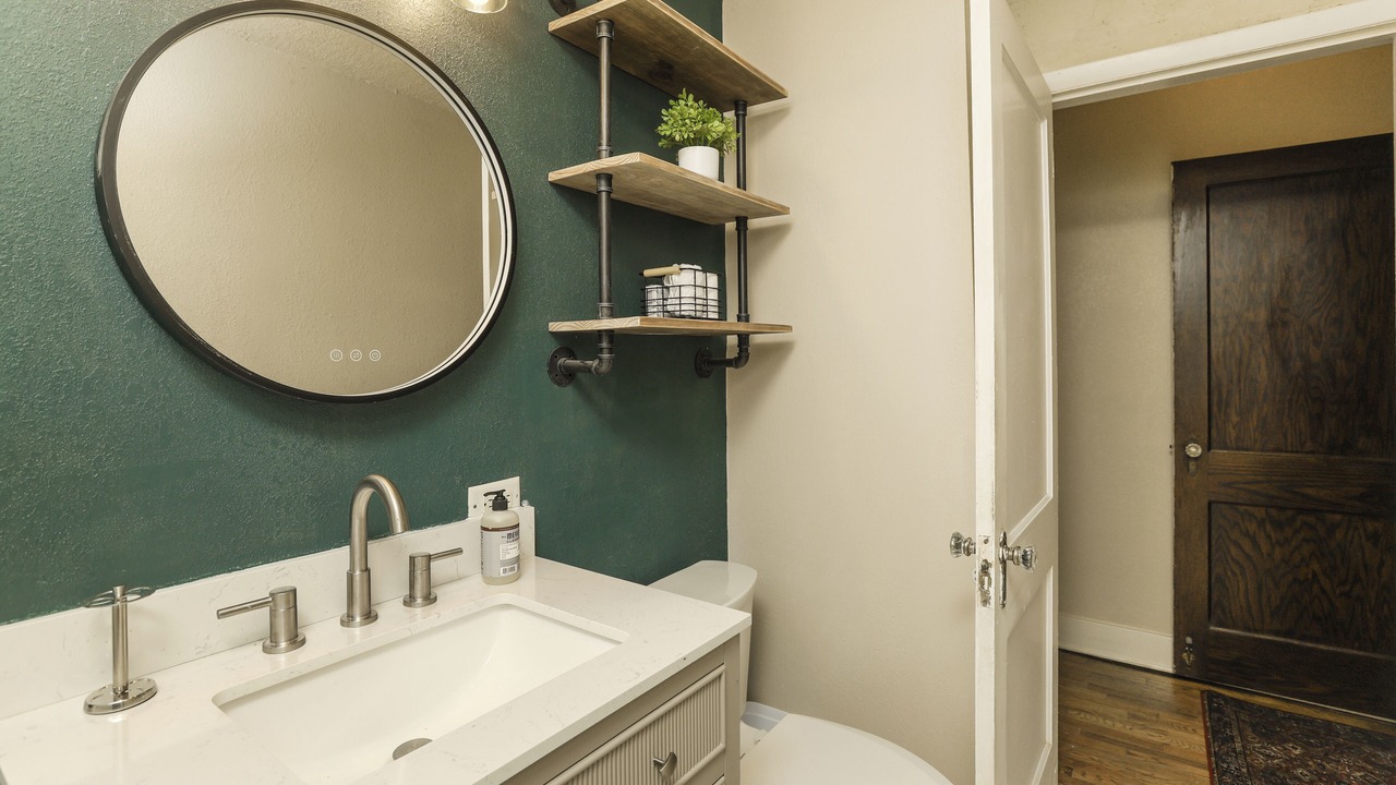 Photo of Bathroom in College Hill