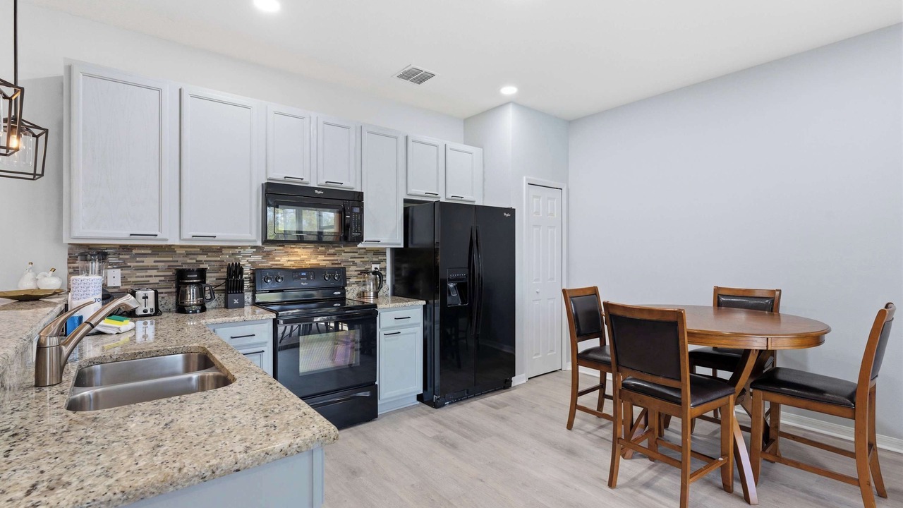 Photo of Kitchen in Veranda Palms