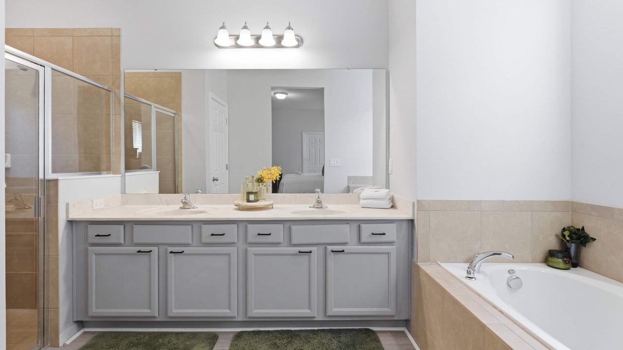 Photo of Bathroom in Veranda Palms