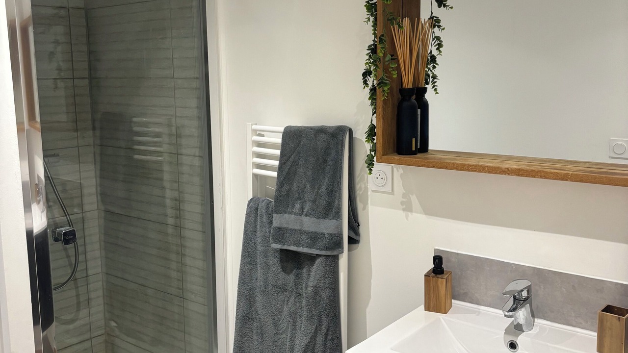 Photo of Bathroom in La Cote-Saint-Andre
