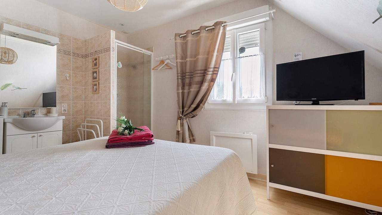 Photo of Bedroom in Saint-Meloir-des-Ondes