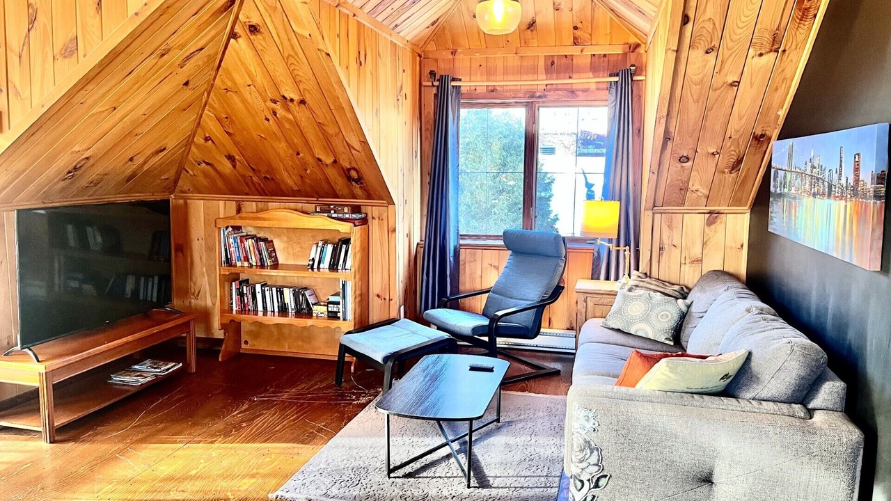 Photo of Livingroom in Sherbrooke