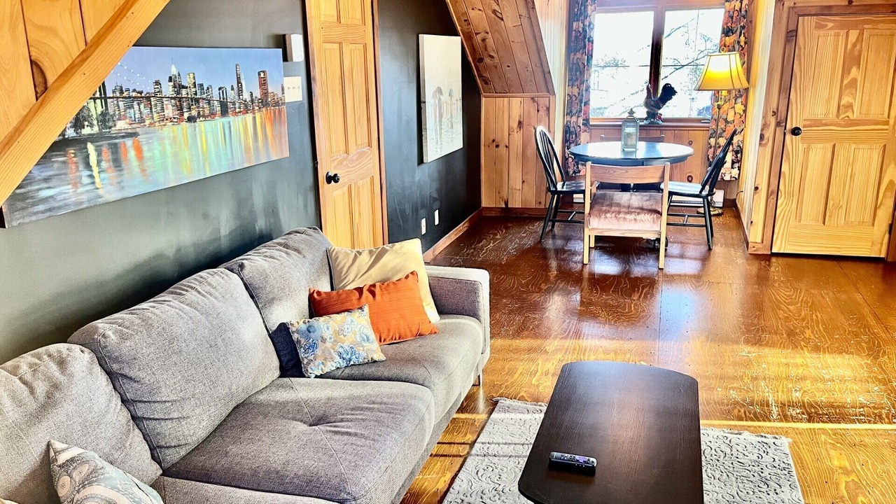 Photo of Livingroom in Sherbrooke