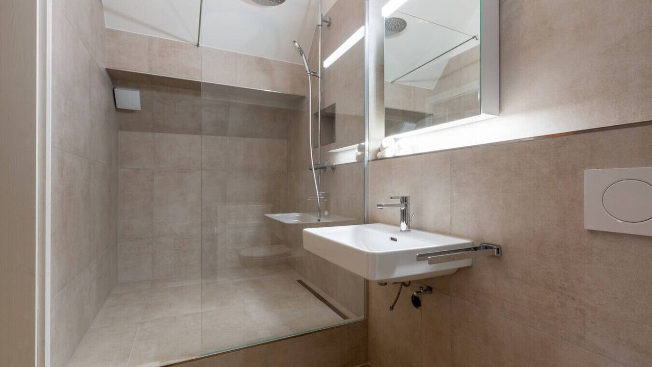 Photo of Bathroom in District 6