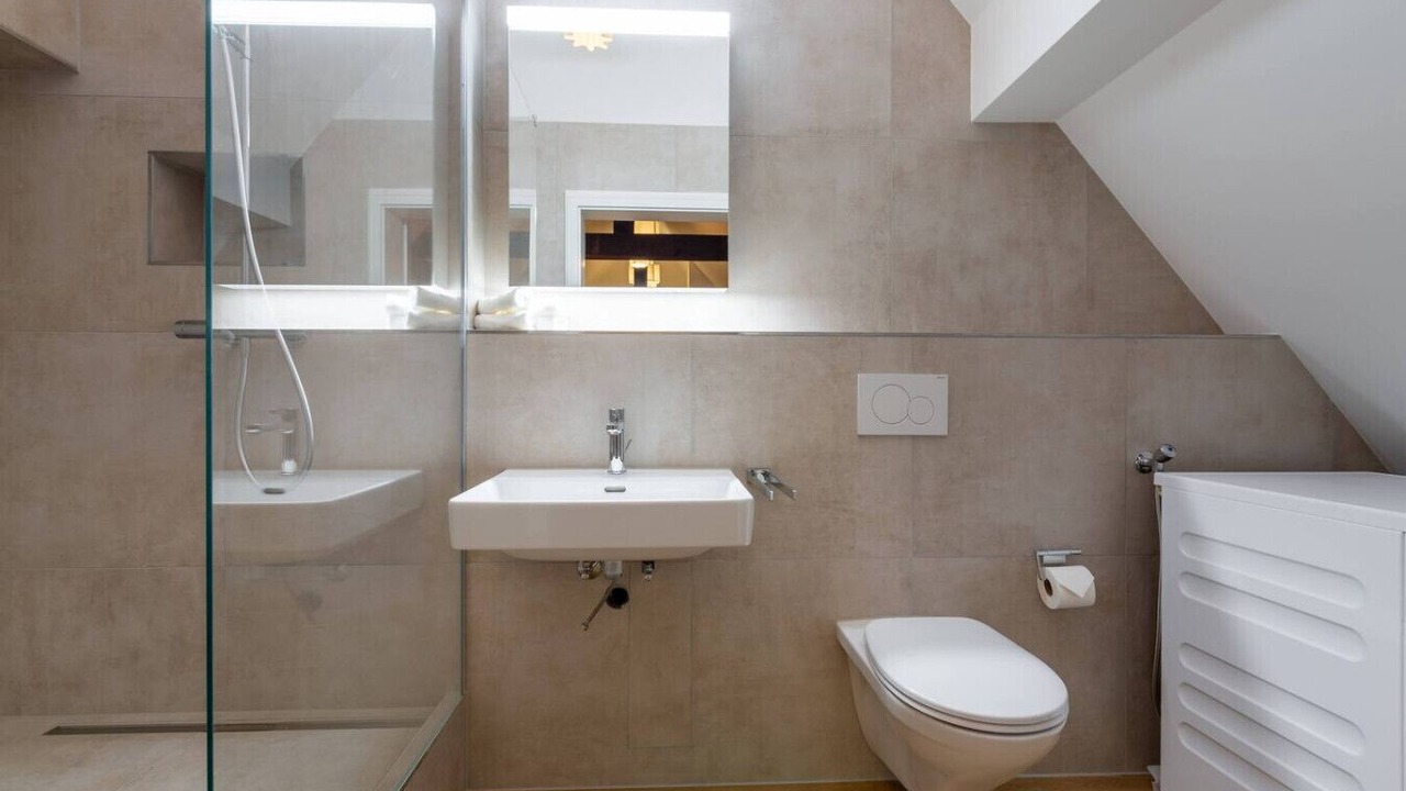 Photo of Bathroom in District 6