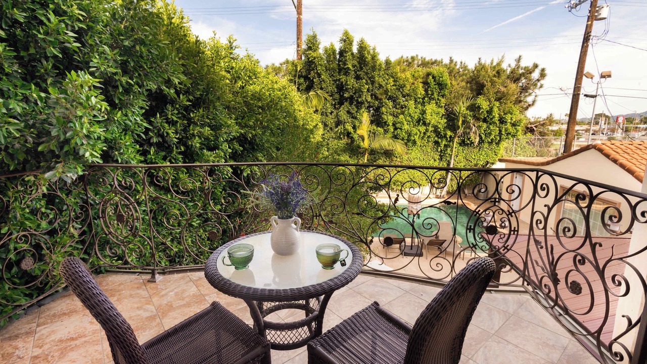 Photo of Patio Balcony in North Hollywood
