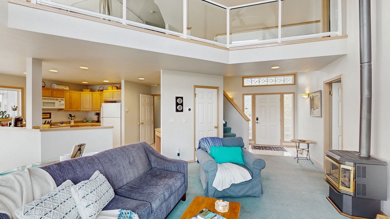 Photo of Livingroom in Lake Goodwin