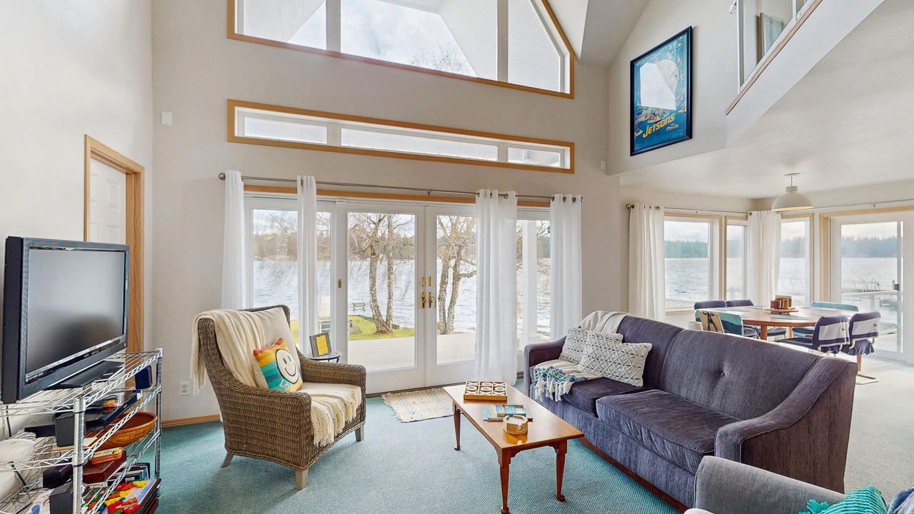 Photo of Livingroom in Lake Goodwin