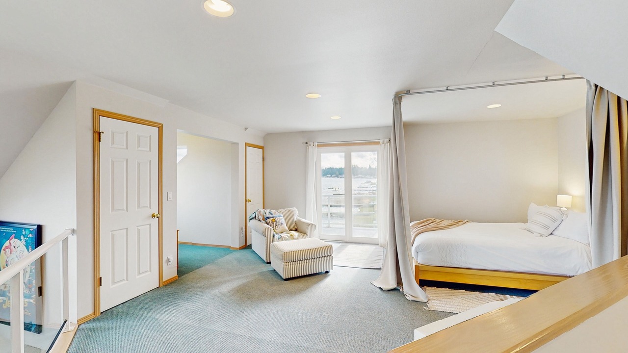 Photo of Bedroom in Lake Goodwin