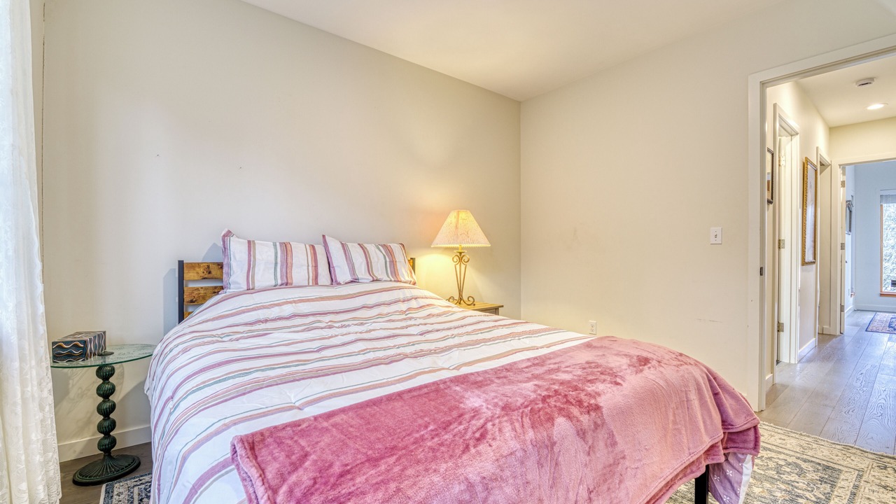 Photo of Bedroom in Green Lake