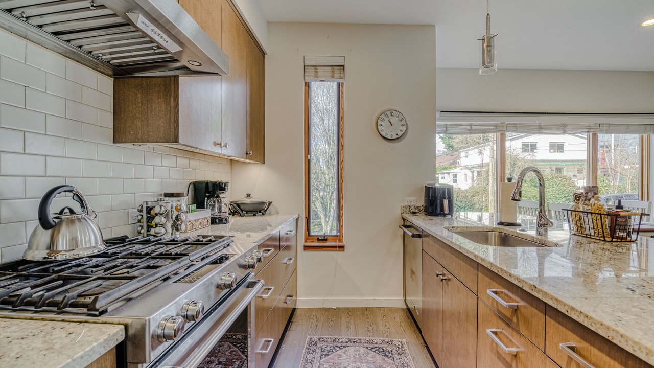 Photo of Kitchen in Green Lake