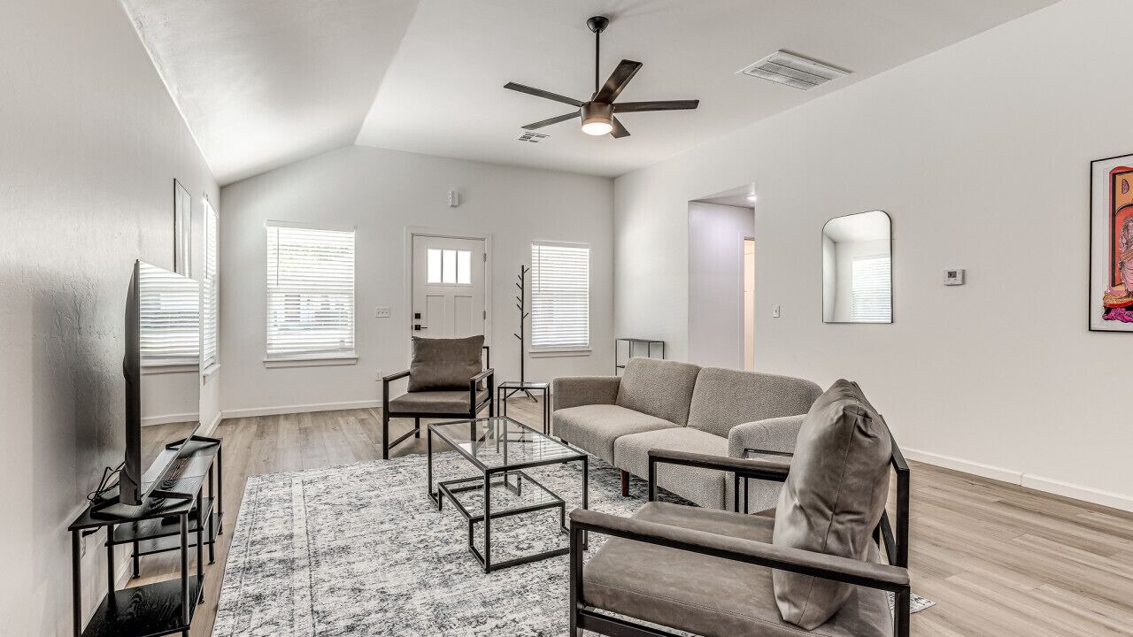 Photo of Livingroom in Central Oklahoma City