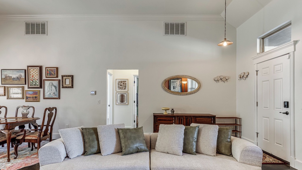 Photo of Livingroom in Central Oklahoma City