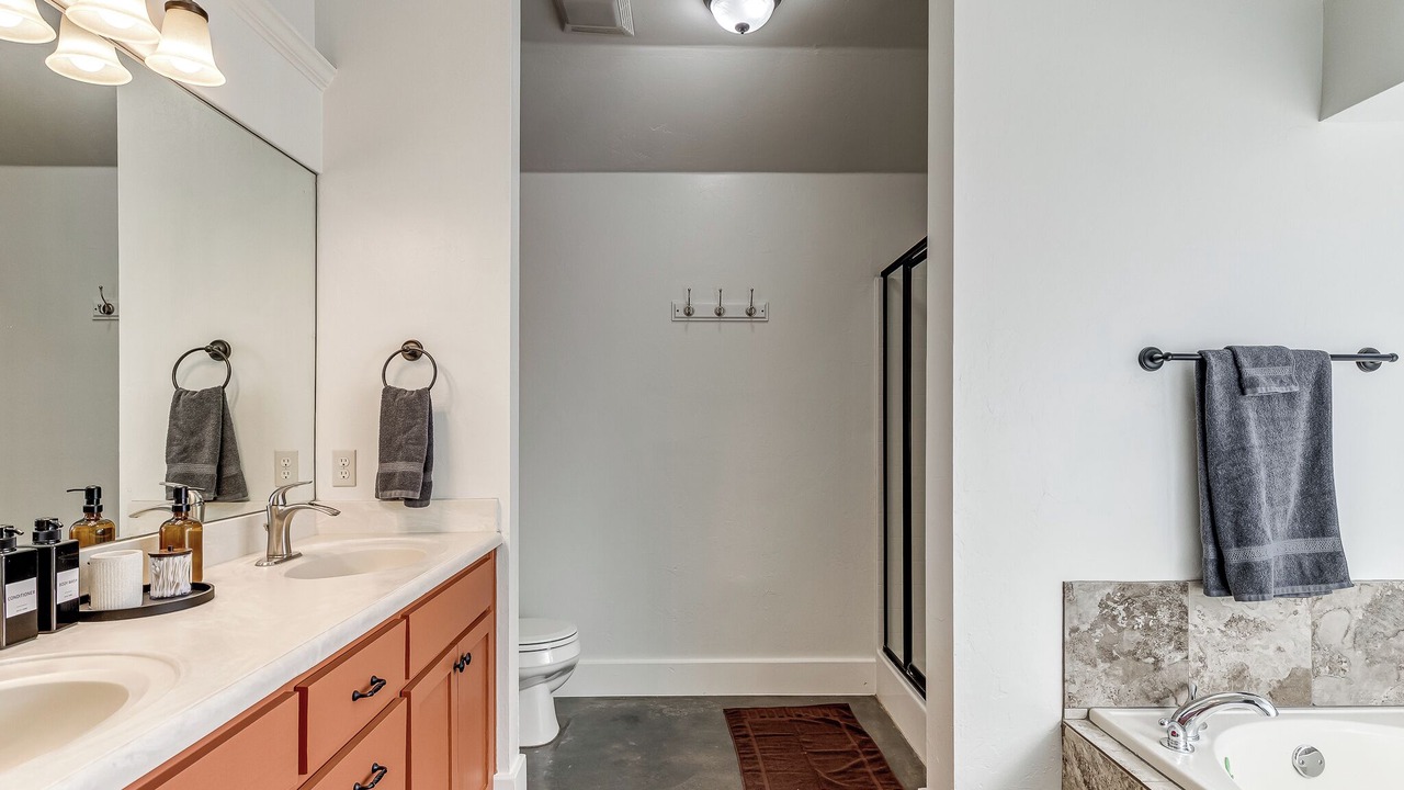 Photo of Bathroom in Central Oklahoma City