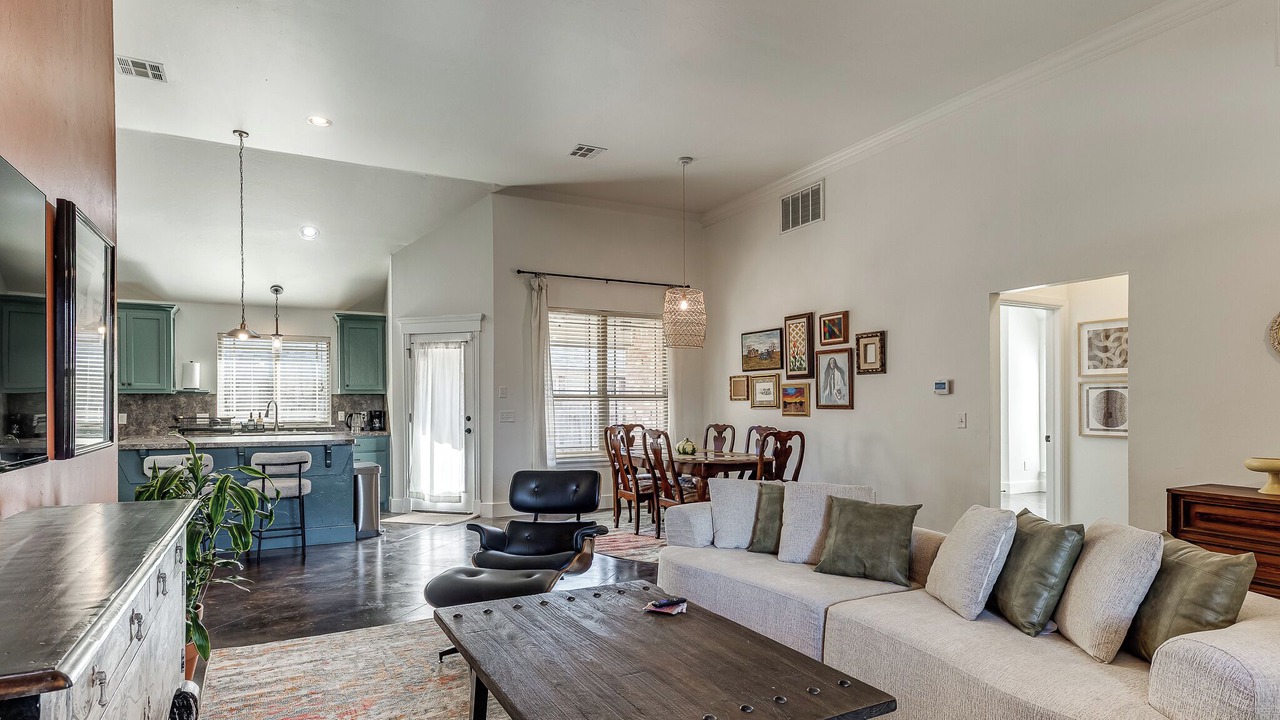 Photo of Livingroom in Central Oklahoma City