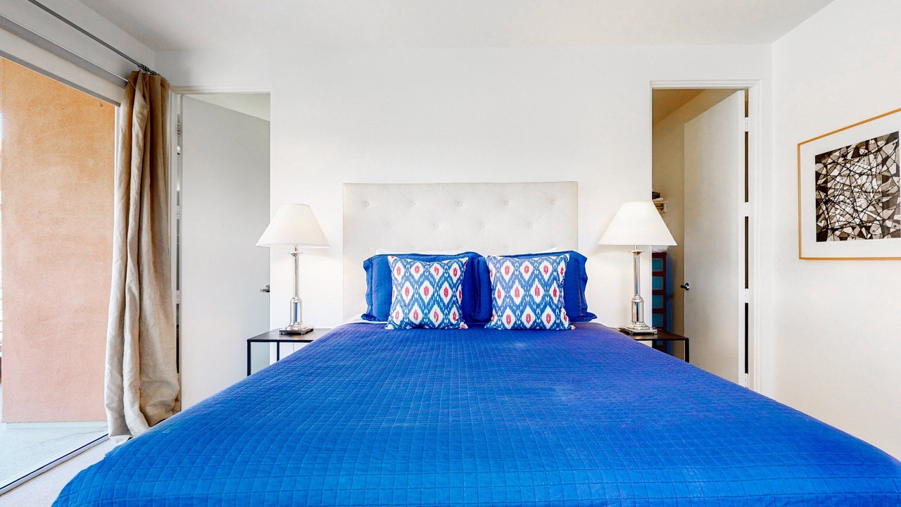Photo of Bedroom in Canyon Corridor