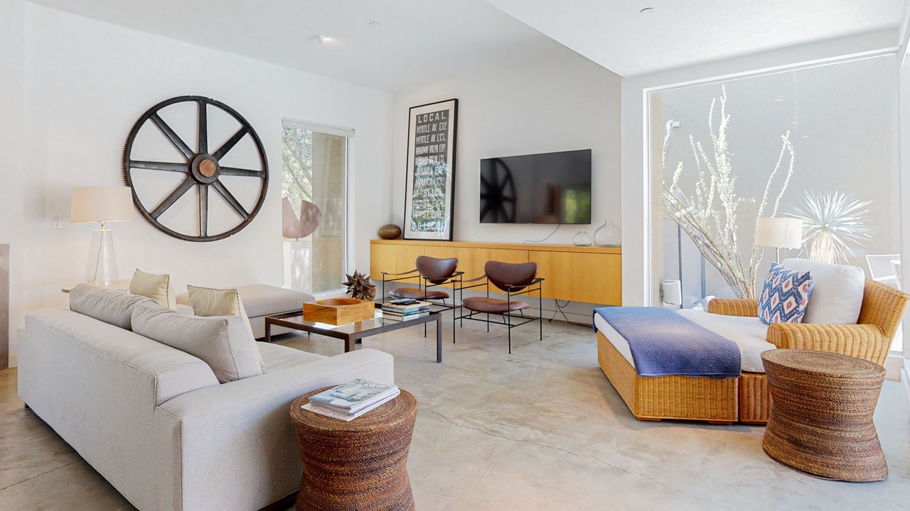 Photo of Livingroom in Canyon Corridor
