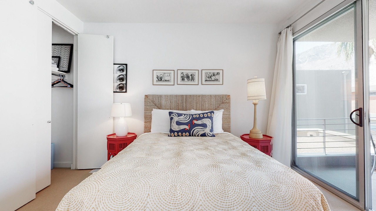 Photo of Bedroom in Canyon Corridor