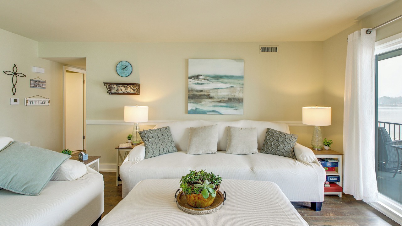 Photo of Bedroom in Lake Hamilton