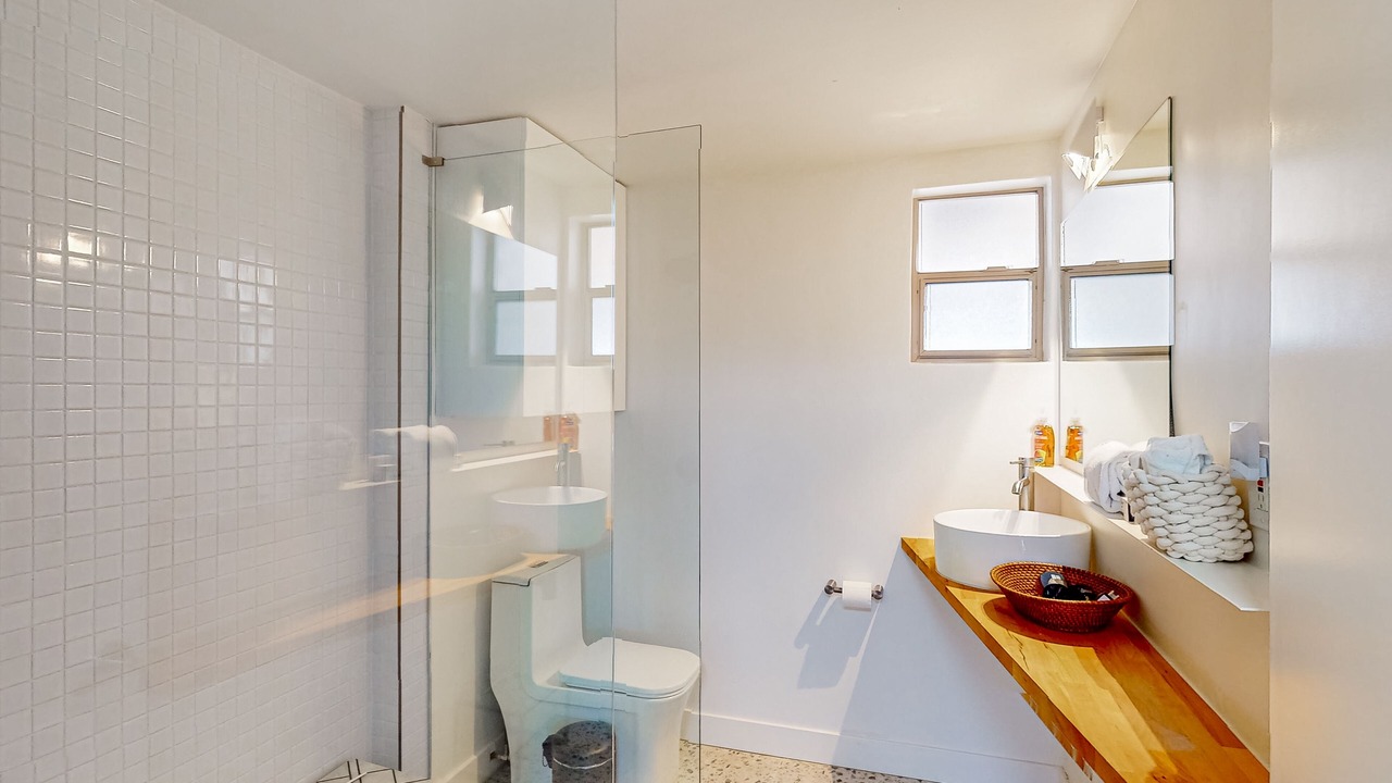 Photo of Bathroom in Sam Hughes