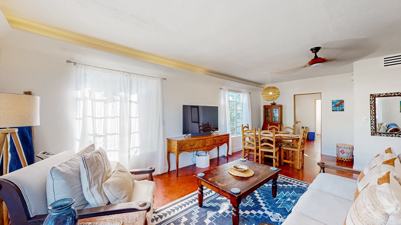 Photo of Livingroom in Sam Hughes