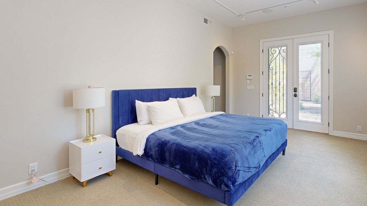 Photo of Bedroom in Black Mountain Shadows
