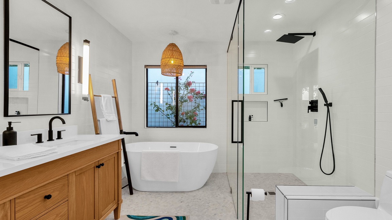 Photo of Bathroom in Continental Foothills