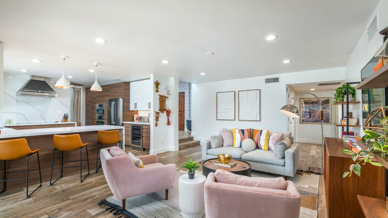 Photo of Livingroom in Continental Foothills